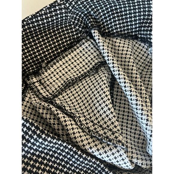 Avenue Black White Diamond Straight Leg Front Pockets Pull On Stretch Pants 16 - Picture 5 of 7